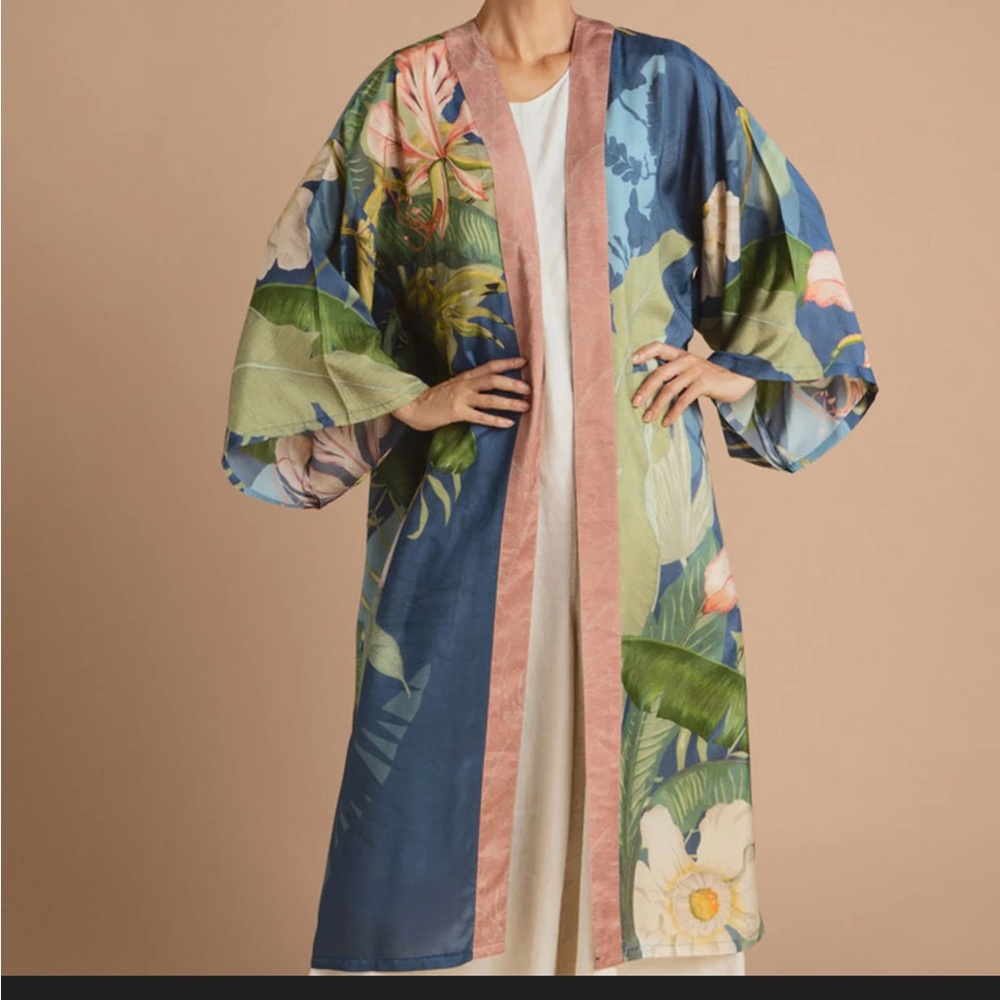 Powder Delicate Tropics Kimono 🌿